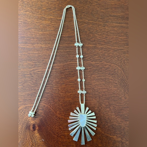 Kendra Scott Mother of Pearl Necklace - Picture 2 of 3